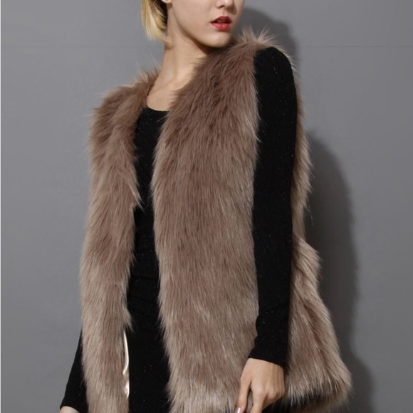 NEW Chic Wish Mid Length Brown Faux Fur Vest Size Small - Picture 2 of 9